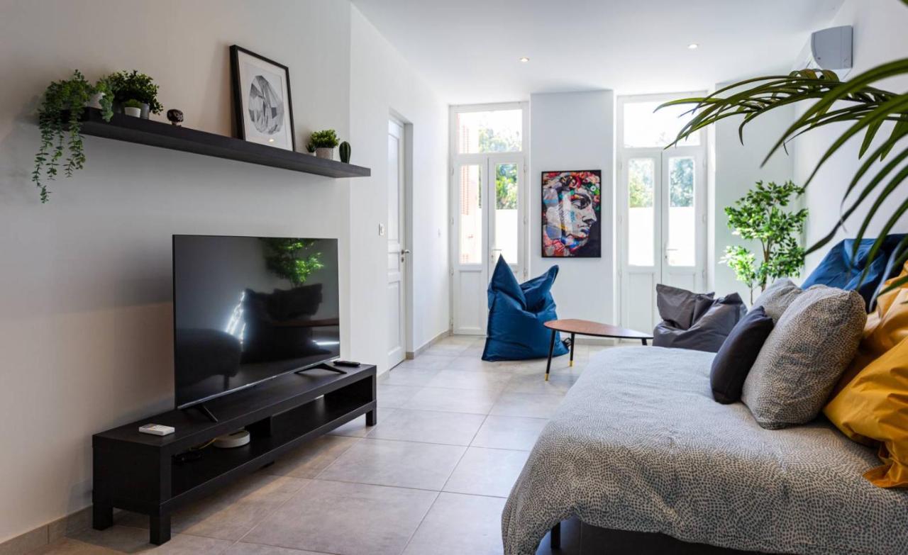 MaxBnb - CLIMATISÉ - Grand Studio 37m2&terrasse 30m2 - Est Toulon Extérieur photo
